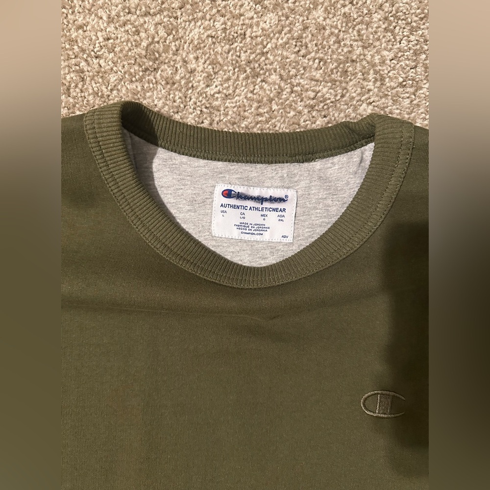 Green champion sweater - Picture 2 of 3